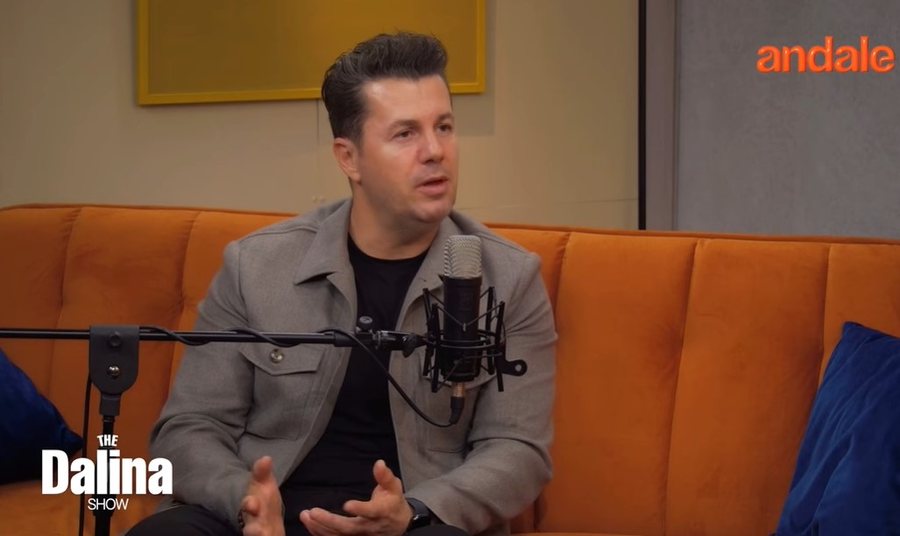 Arsyeja pse Vedat Ademi heziton të kthehet në Shqipëri mund t’ju mërzisë, por s’është e pabazë