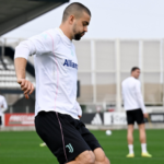 zhegrova-po-shetitet-ne-aeroportet-e-italise,-spalletti-e-fton-per-ndeshjen-ndaj-napolit