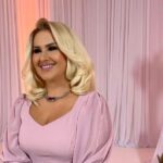 vajzat-e-bejne-te-paimagjinueshmen-me-shyhreten,-e-bejne-te-duket-me-e-bukur-se-reja-e-saj-–-po-duket-si-20-vjecare