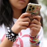 hyn-ne-fuqi-ndalimi-i-mediave-sociale-per-femijet-ne-australi