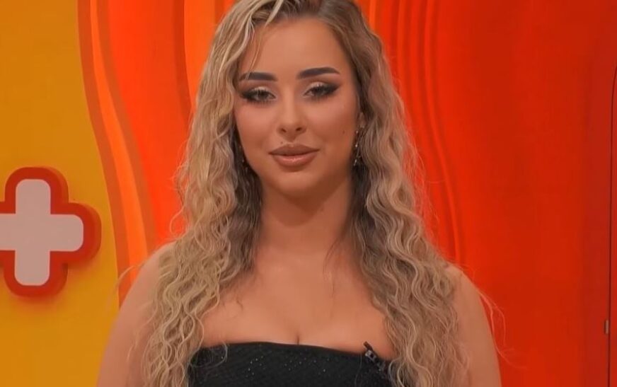 Elijonës i zbulohet e vërteta e fëmijërisë, si iku nga familja gjermane dhe si u përndjek nga policia – përlotet sërish