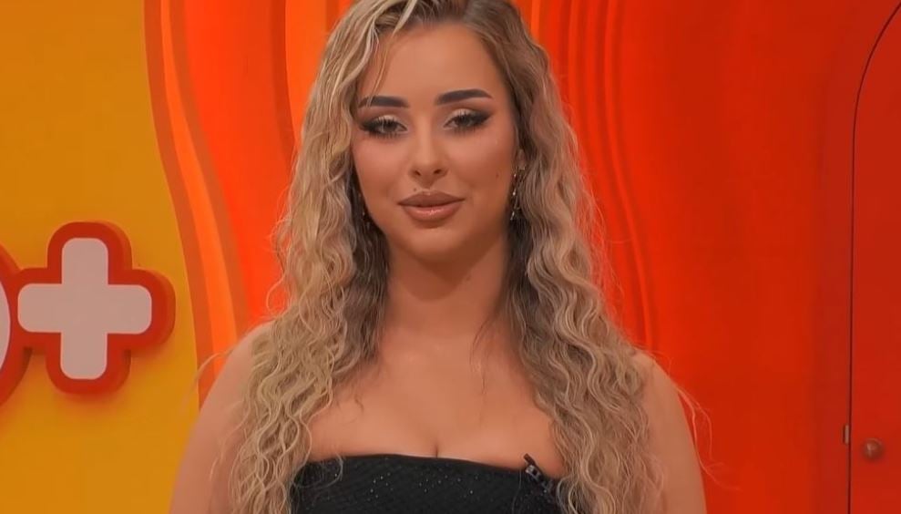 Elijonës i zbulohet e vërteta e fëmijërisë, si iku nga familja gjermane dhe si u përndjek nga policia – përlotet sërish