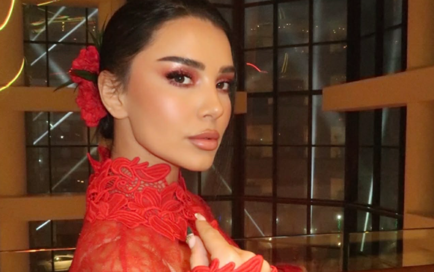 Megi Pojani “zjarr”, vjen me poza provokuese nga shtrati (Foto)