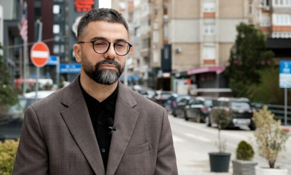 Behrami: Qytetarët janë lodhur nga fushata “kush është më serb”