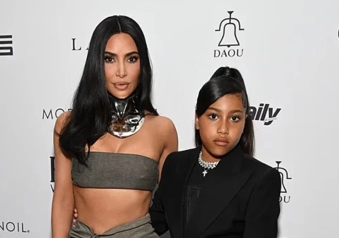 North West 12 vjeçe, debuton në Instagram pavarësisht kundërshtimeve të babait të saj Kanye