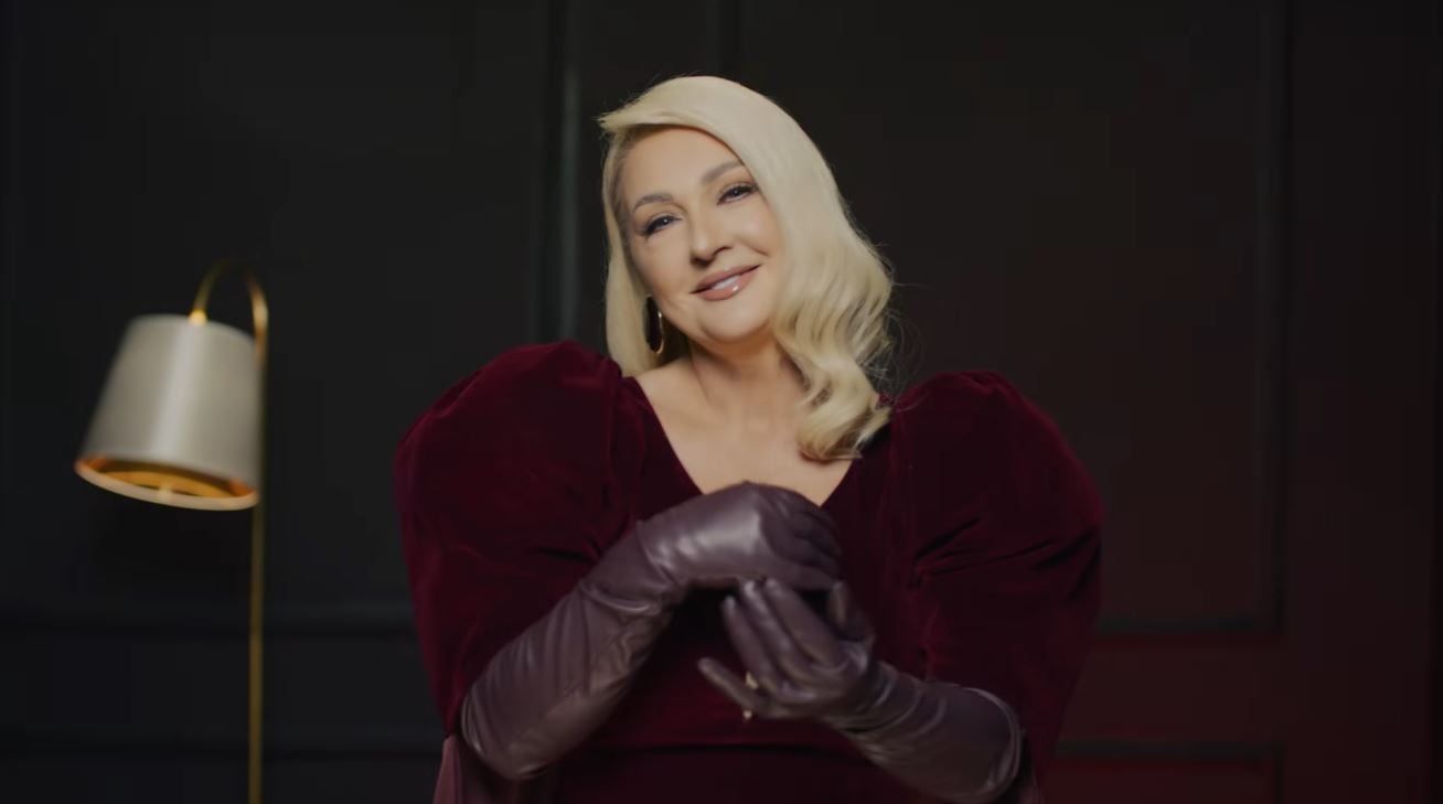 Remzie Osmani i la nën hije krejt gratë e estradës, është bërë tamam një zonjë e randë – s’ia kalon kush