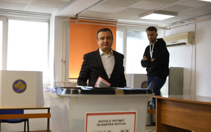 Kurti voton dhe tenton të shfajësohet: Shansa për koalicion iku pa fajin tonë, duhet rezultat i qartë
