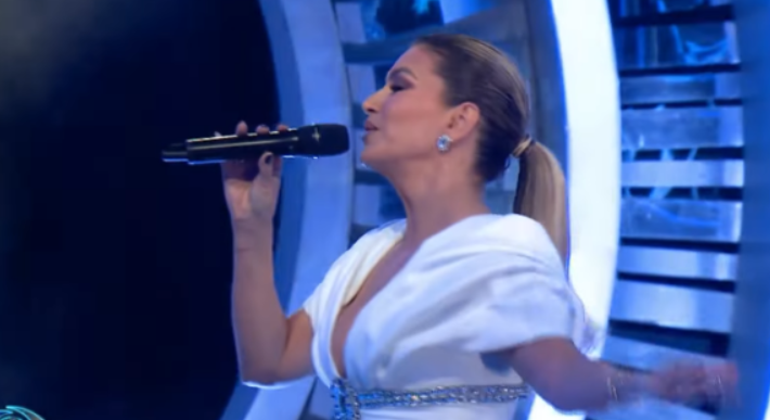 Leonora Jakupi ndez skenën e BBVK-së, performon hitin e saj më të ri
