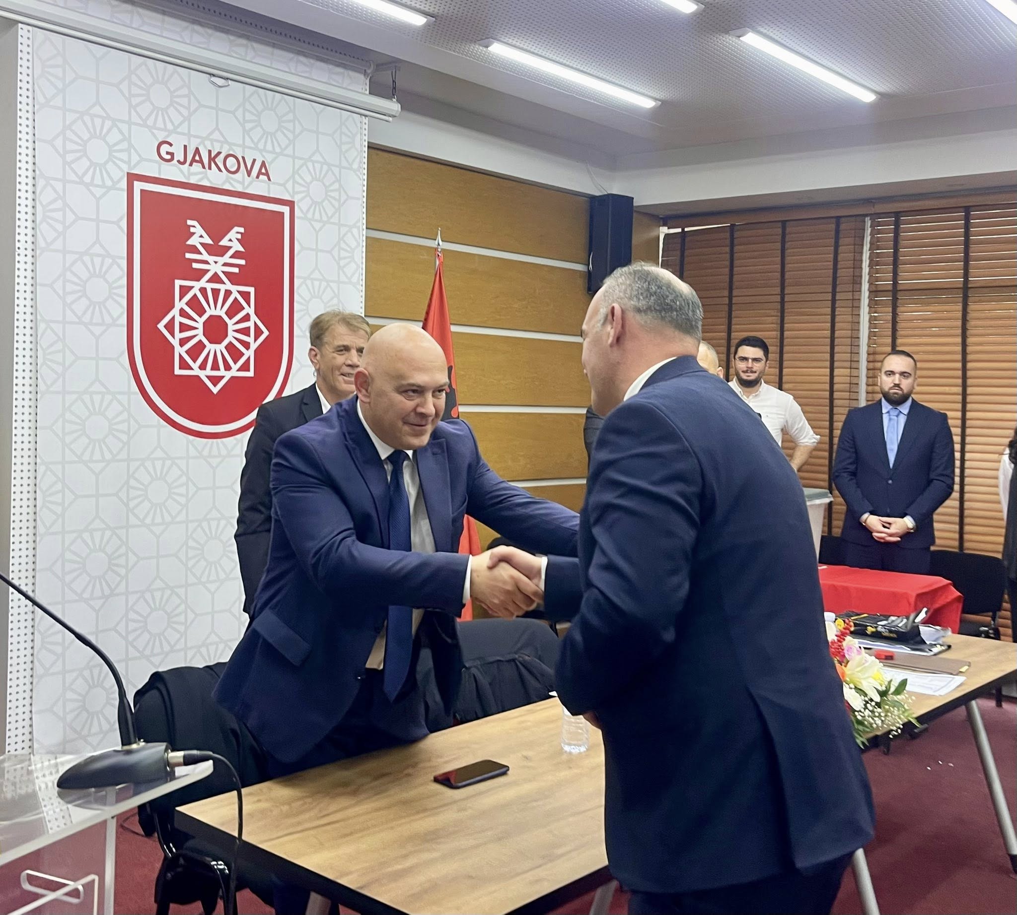 Betohet Gjini në Gjakovë, një pozitë të lartë ia jep kandidatit të LDK-së