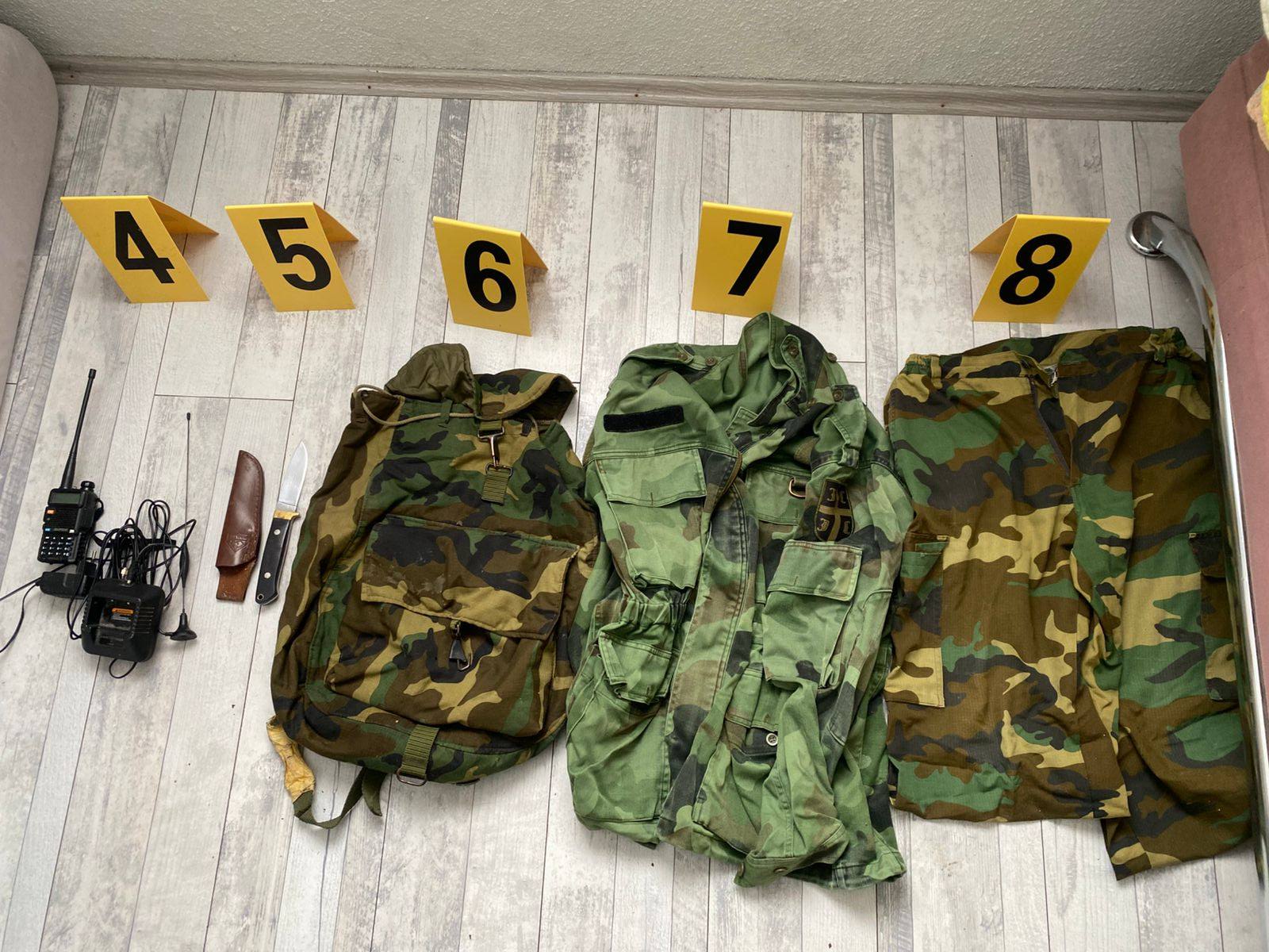 Policia gjen armë, municion e pajisje ushtarake në Leposaviq