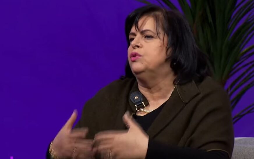 Gashi: Kërkesa të mëdha edhe nga diaspora, pata katër raste shkurorëzimi brenda ditës (VIDEO)