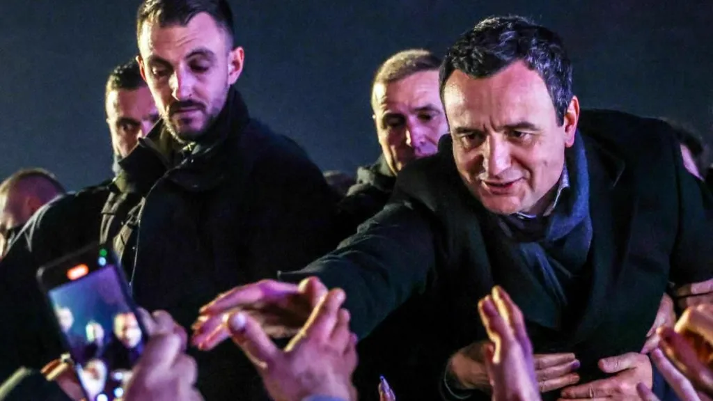 BBC: “Partia nacionaliste shqiptare korri fitore dërrmuese në zgjedhjet e Kosovës”