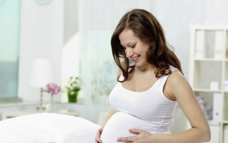 Gratë shtatzëna duhet të kenë kujdes nga ky veprim