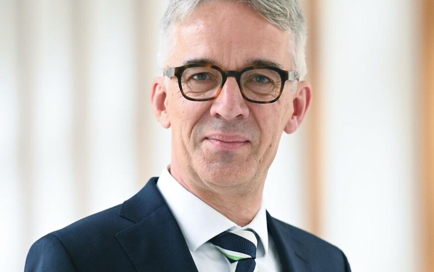 Ambasadori gjerman: Mezi presim të punojmë me institucionet e reja