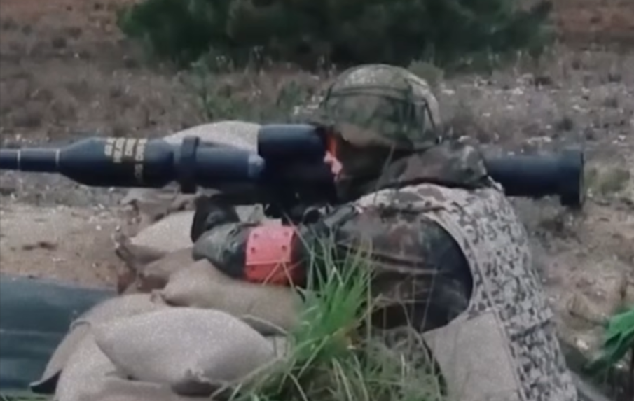 Kurti njofton se FSK pajiset me sistemin raketor antitank Panzerfaust 3