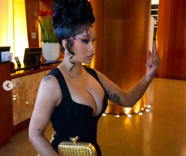 Cardi B merr vëmendjen në festën e 32-vjetorit të Stefon Diggs