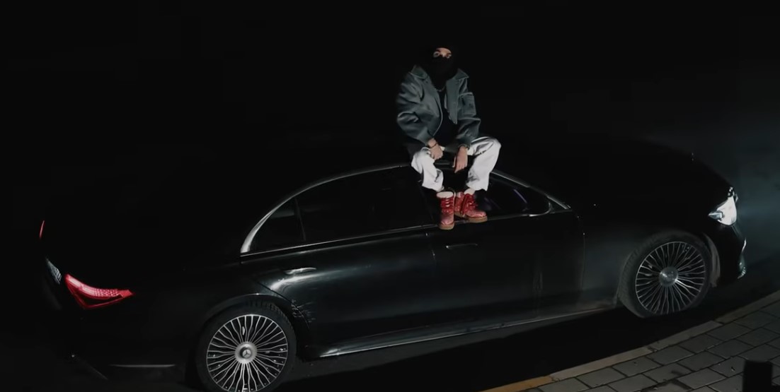 Buta publikon këngën e re, në klip e ka një person të veçantë