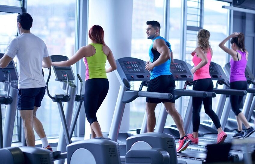 Kur është koha më e mirë të shkoni në palestër