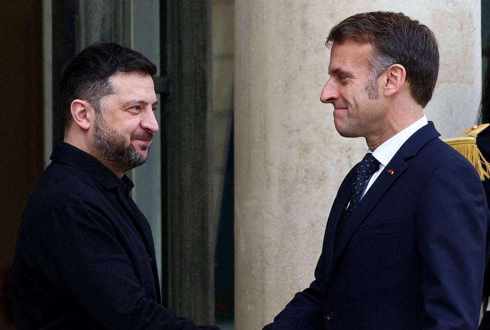 Zelensky dhe Macron diskutojnë në Paris për përfundimin e luftës në Ukrainë