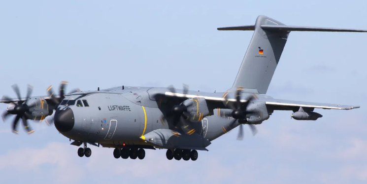 Aeroplani ushtarak gjerman s’po mund të aterojë në Prishtinë, devijon rrugën për në Shkup