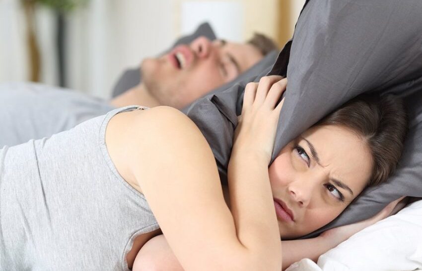 Personat që gërhasin janë të rrezikuar nga infarkti në tru