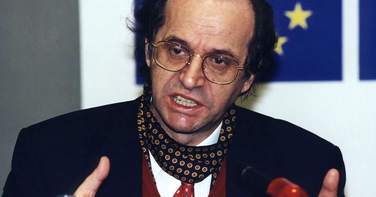 Spiropali shkruan për Rugovën: Nuk udhëhiqej nga turmat, i udhëhiqte ato nga errësira drejt dritës