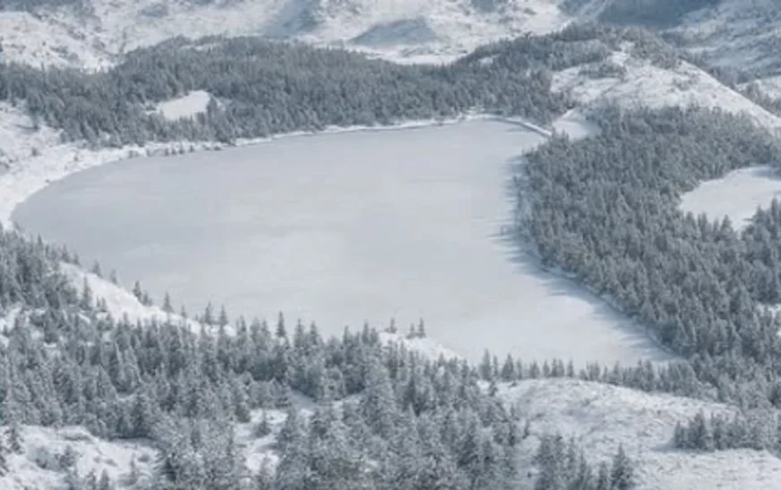 Rama publikon pamje “përrallore” nga Lura e mbuluar me borë