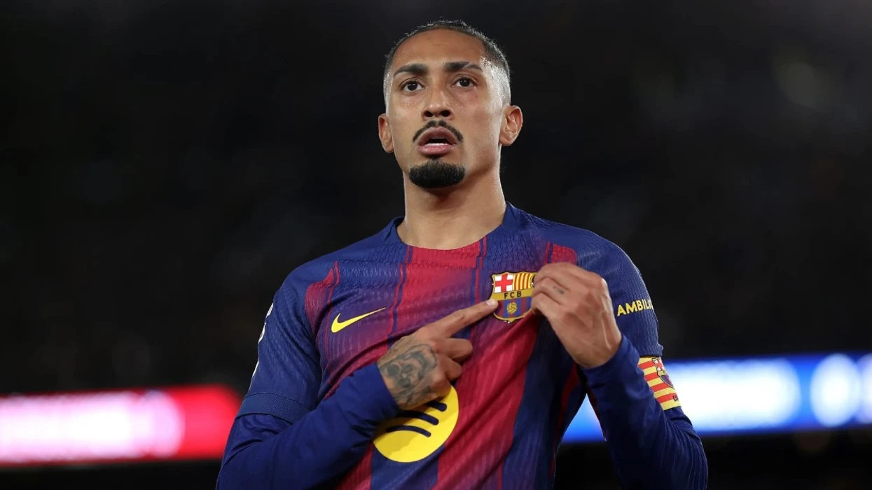 Raphinha mohon spekulimet për largim nga Barcelona: Lajme të rreme