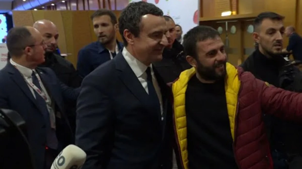 Kurti hesht kur pyetet për kritikat e SHBA-ve për moscertifikim të Listës Serbe