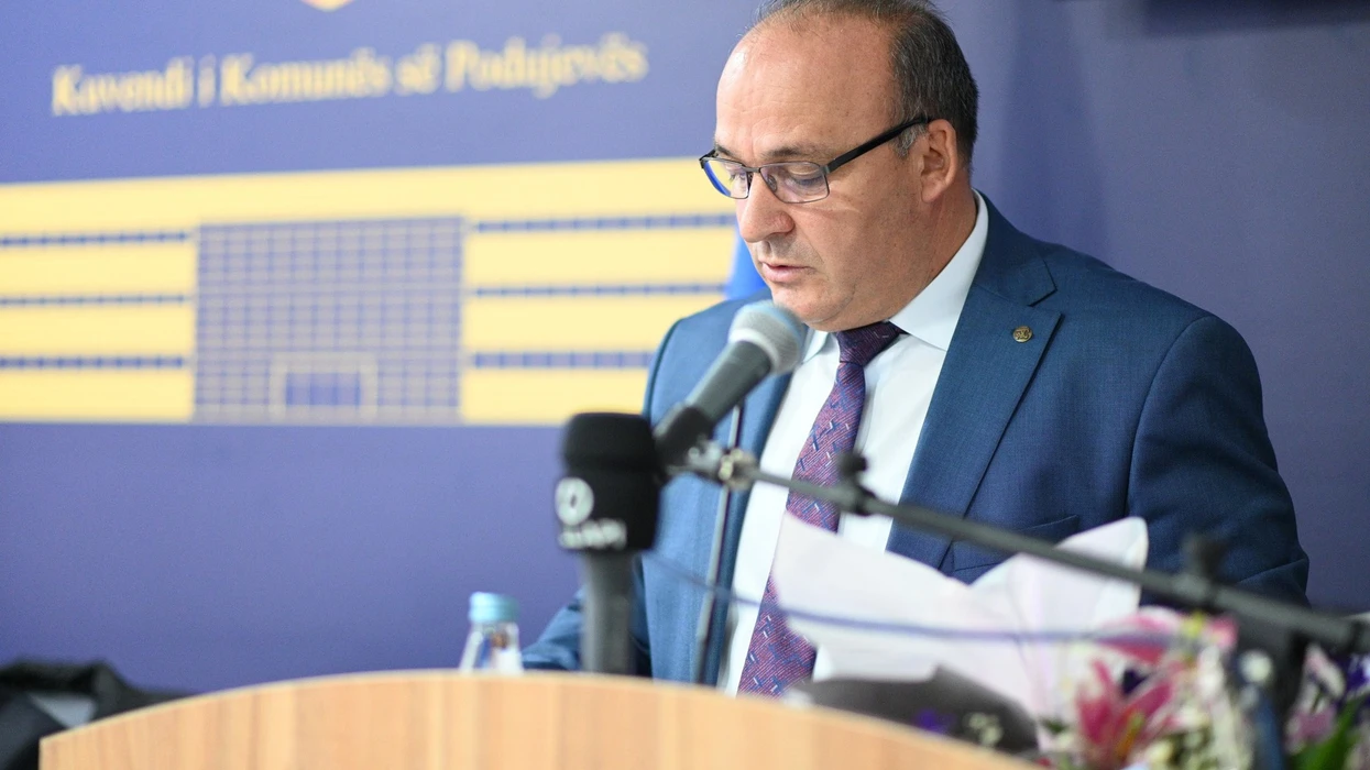 Bulliqi emëron dhe riemëron pesë drejtorë dhe nënkryetarin e komunës