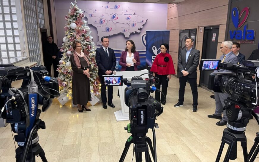 Paga e 13-të për punëtorët e sektorit publik, Kurti: Do ta marrin në fillim të vitit