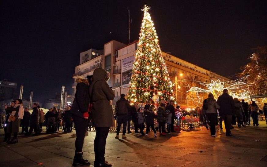 Komuna e Prishtinës jep tenderin për dekorimin e kryeqytetit për fundvit
