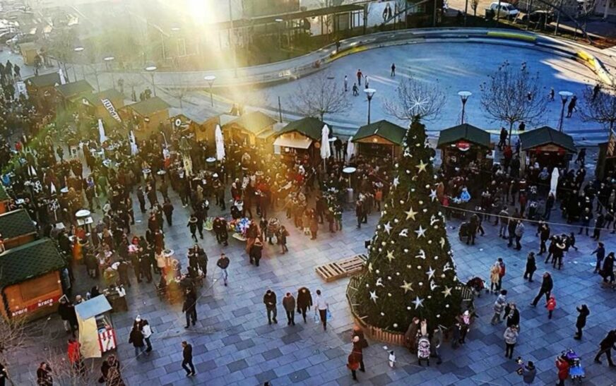 Kryeqyteti sonte i ndez dritat e fundvitit