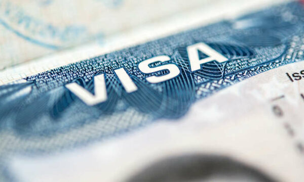 Hetimi i NYT, flet studentja nga Kosova: Na u premtua ëndrra amerikane, përfunduam në punë të rënda