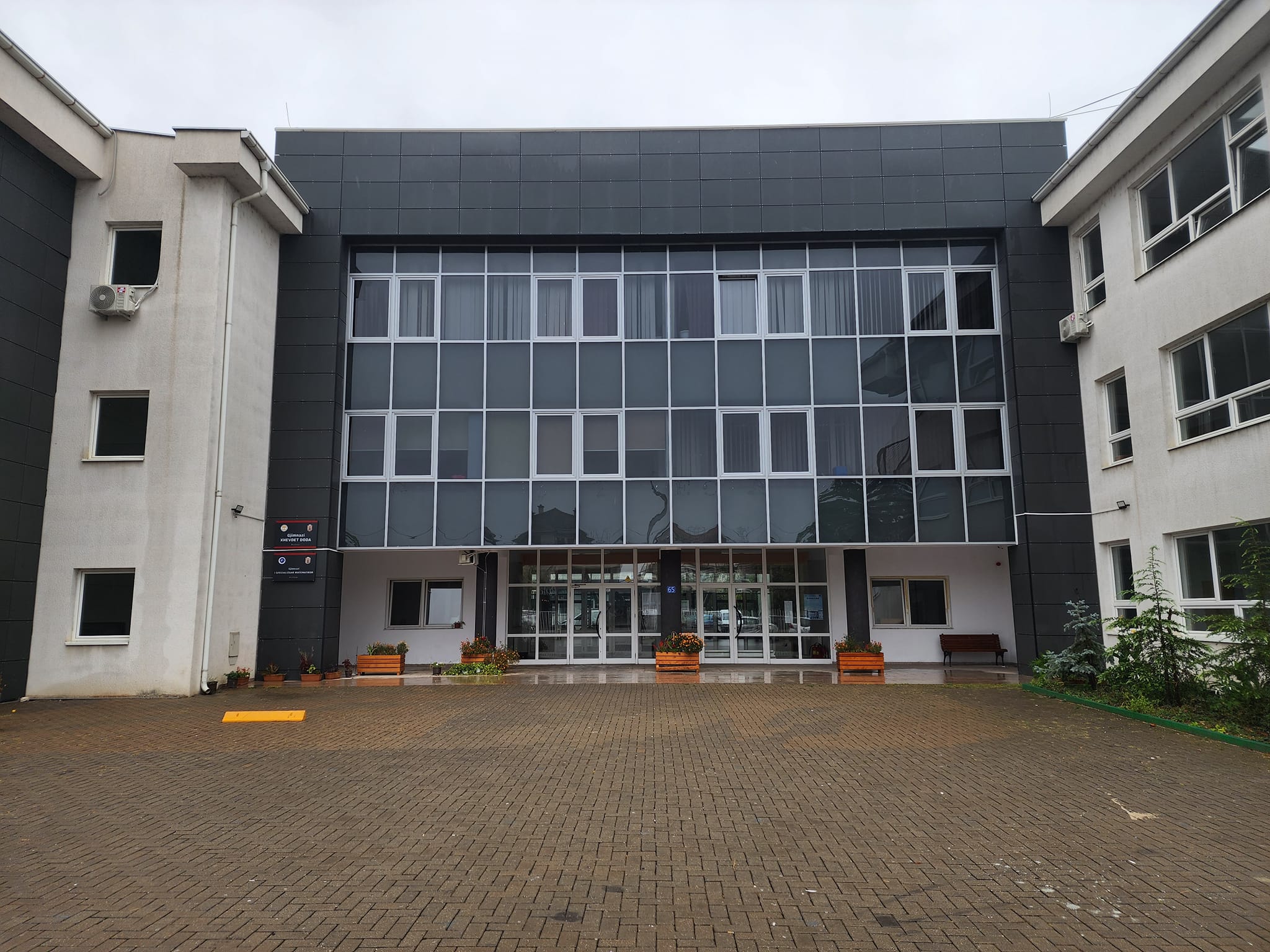 Ligjërata për Gjykatën Speciale në “Xhevdet Doda” ishte me leje të institucionit arsimor, njofton OJQ-ja