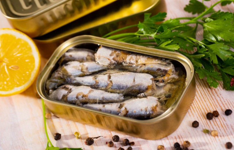 Jo të gjithë mund të hanë sardele! Ato janë një zgjedhje e keqe për njerëzit që kanë këto 3 sëmundje