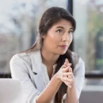 pse-disa-njerez-perparojne,-ndersa-te-tjeret-mbeten-ne-vend?-gjithcka-nis-nga-biseda-me-shefin