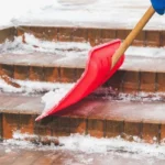 pa-kripe,-pa-deme:-si-ta-hiqni-akullin-nga-shkallet-ne-menyre-te-sigurt