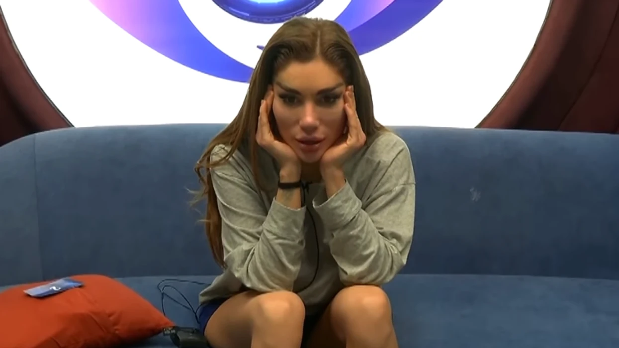 Dushi pa rroba sipër, Vëlla i Madh i paralajmëron Bia Khalifa-n