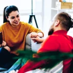 si-uleni-me-partnerin-ne-divan?-keto-7-pozita-zbulojne-gjithcka-per-lidhjen-tuaj