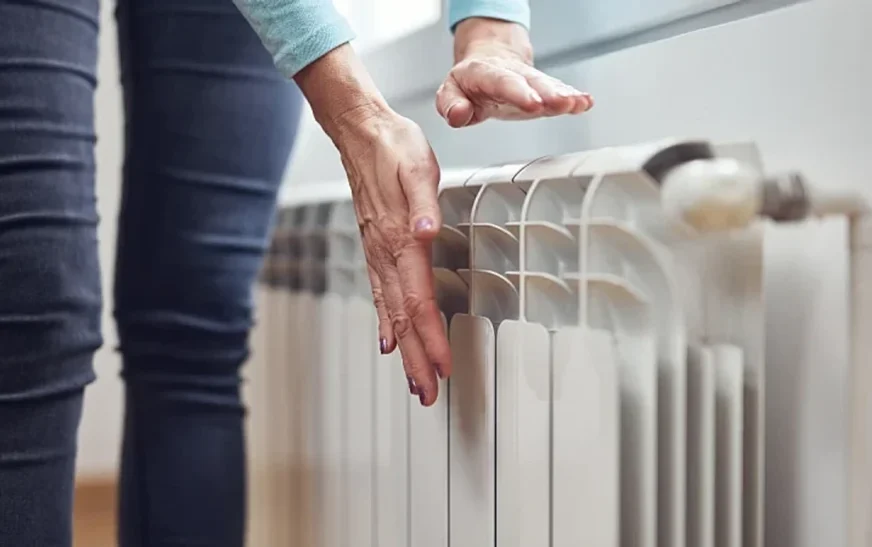 Pse duhet të mbani një tas me ujë pranë radiatorit gjatë dimrit