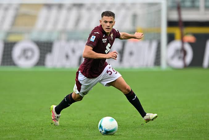 Kristjan Asllani do të ndërrojë skuadër, por mbetet në Serie A