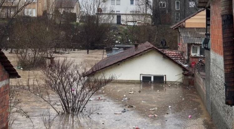 Komuna e Gjakovës hap thirrjen për pranimin e kërkesave për vlerësim nga dëmet