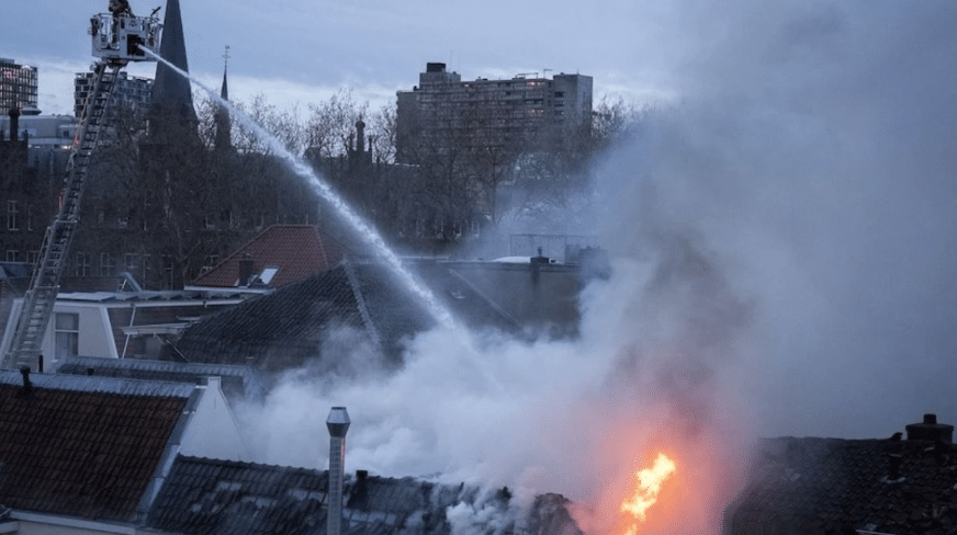 Zjarr i madh në Utrecht të Holandës, katër të lënduar