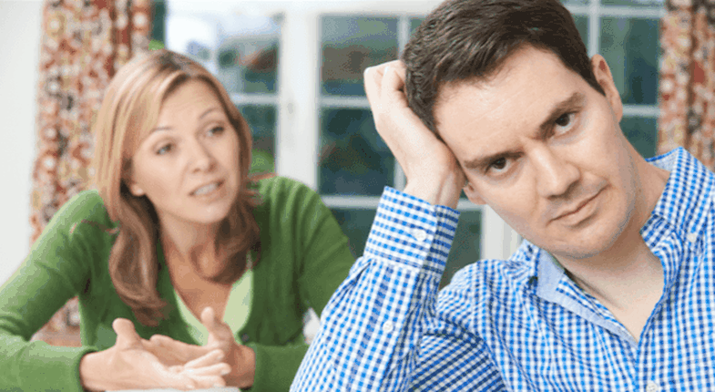 5 pyetje që burrat urrejnë t’iu përgjigjen