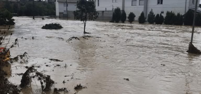 IHMK: Deri më sot kanë rënë mbi 150 milimetra reshje