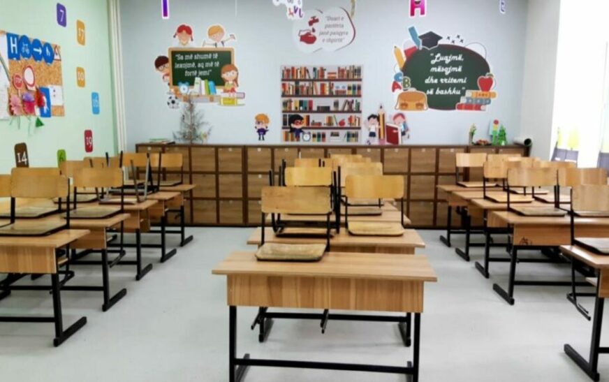 Gjysmëvjetori i dytë: Nisja e mësimit të hënën ende e pasigurt