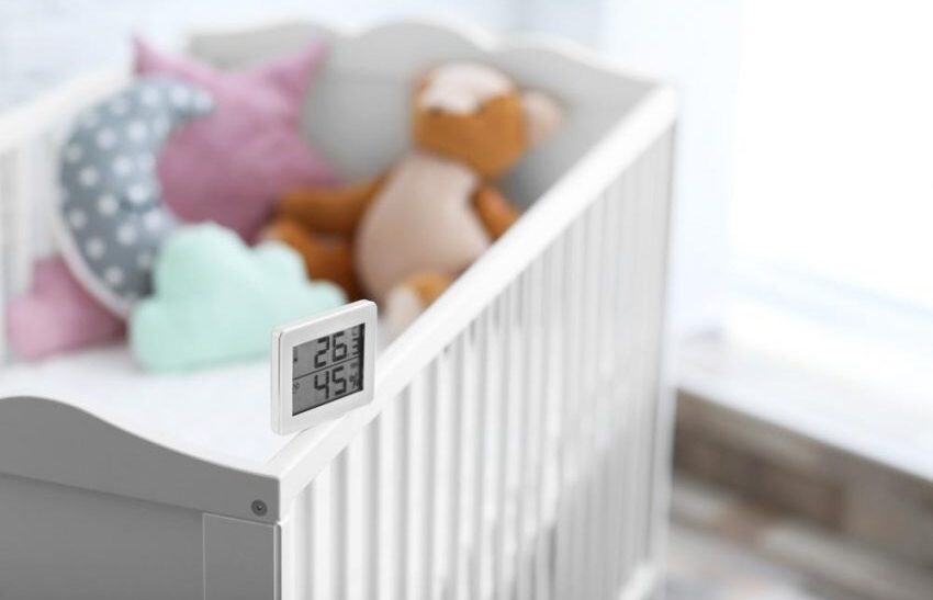 Ja sa duhet të jetë temperatura e dhomës ku flejnë foshnjat