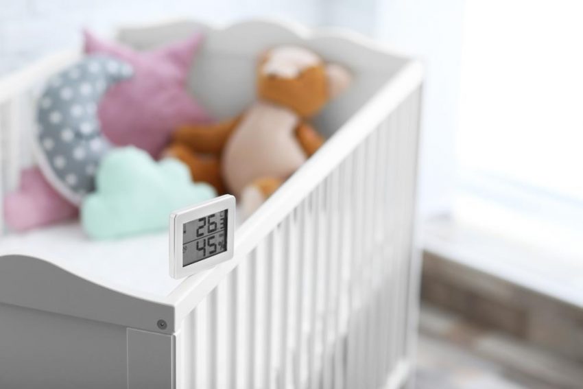 Ja sa duhet të jetë temperatura e dhomës ku flejnë foshnjat