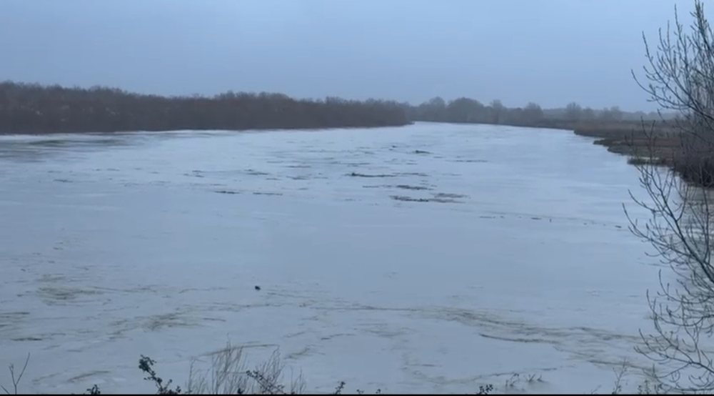 Shqipëri  Lumi Vjosa del nga shtrati, 6,8 metra mbi nivelin e detit